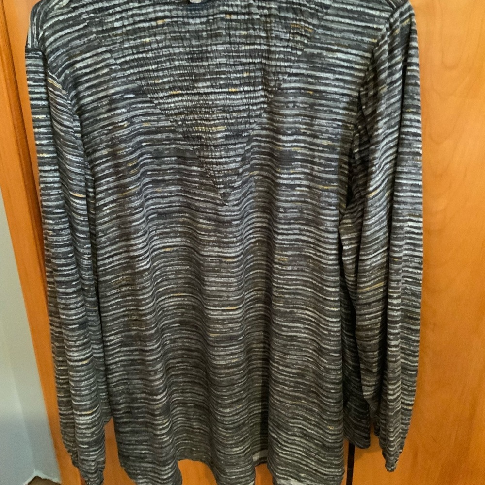 LuLaRoe Clara Smock Blouse with Ruffle Neck and elastic sleeves size M